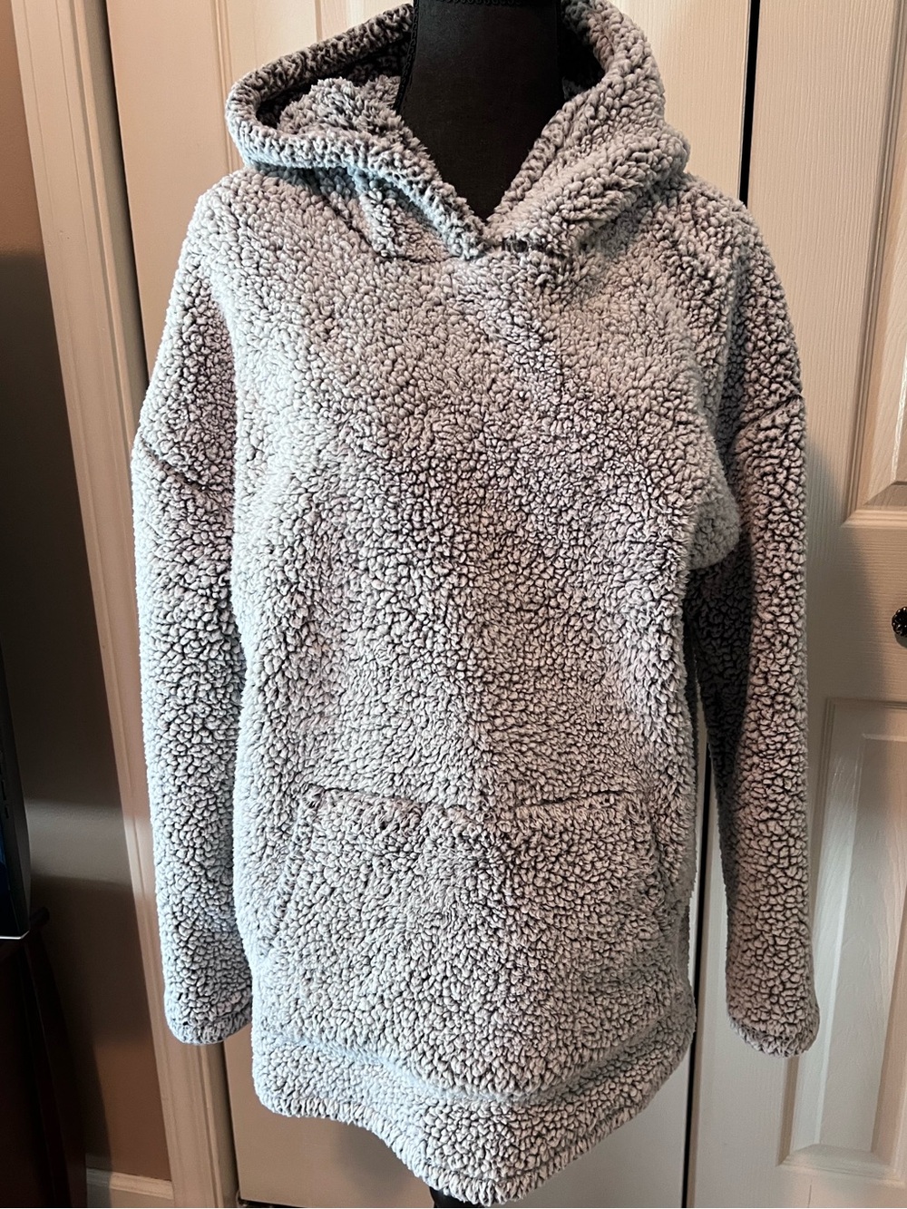 NWOT Cozy Women's Hooded Sherpa Pullover Sweater - Light Gray size large